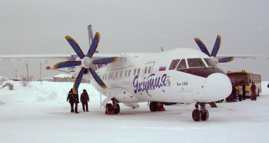 Ан-140 в аэропорту «Усть-Кут»